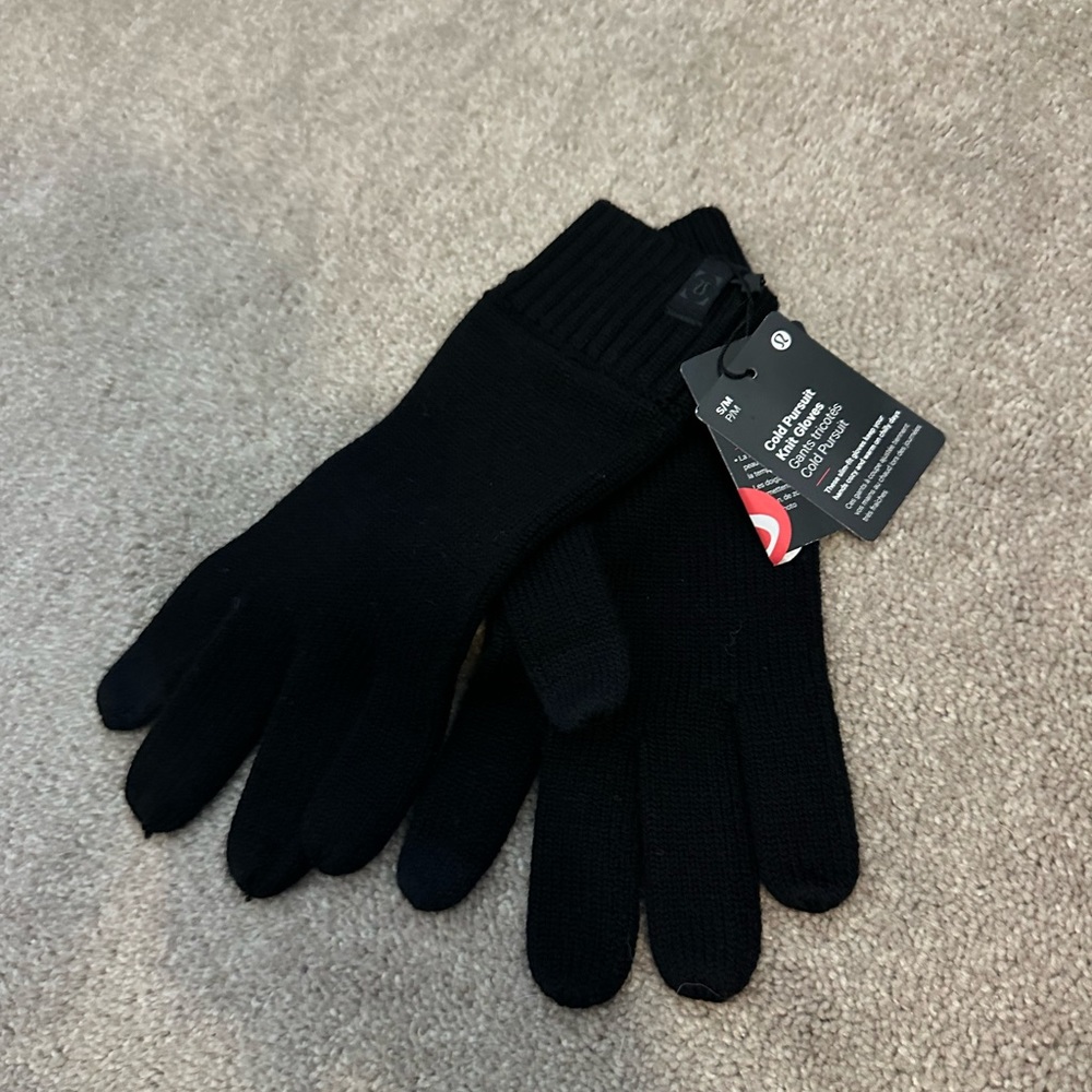 Brand new Lu Lu lemon Cold Pursuit Knit Gloves